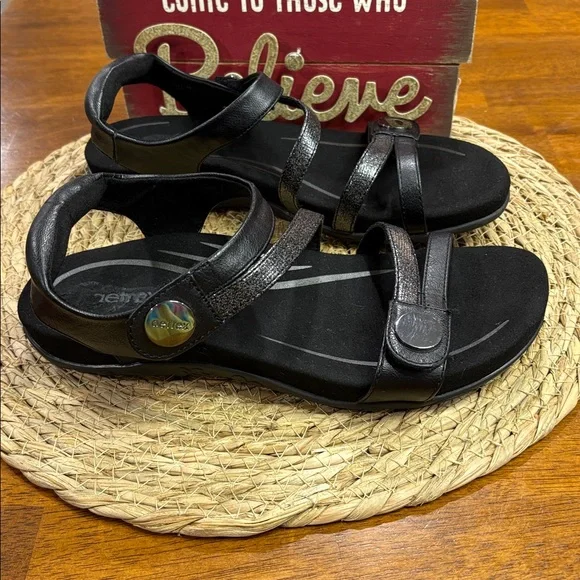 Aetrex black Scrappy Sandals - Picture 4 of 5